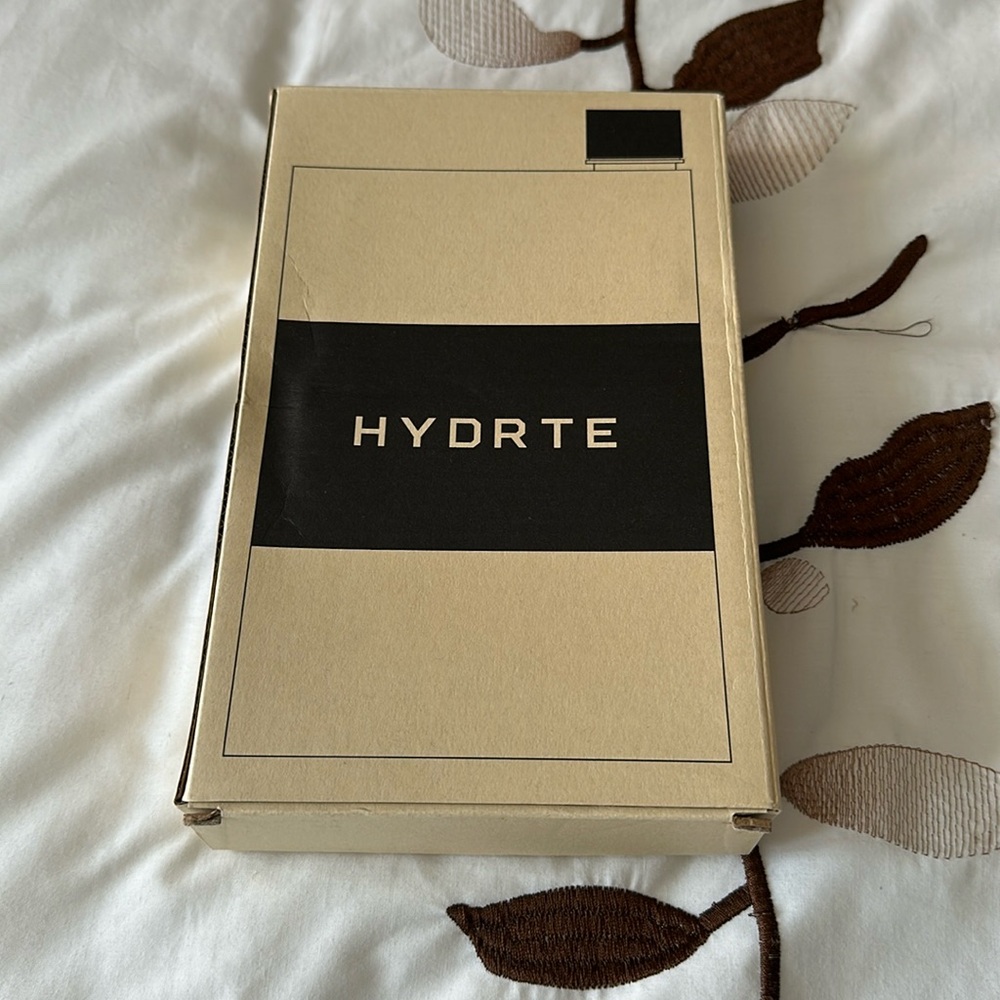Hydrate water bottle NWT